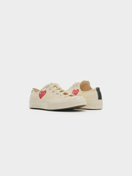 Play Converse Small Red Heart Chuck 70 Low, Beige