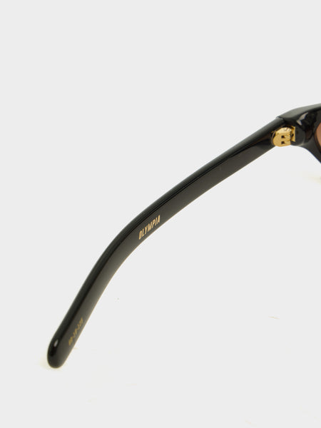 Olympia, Solid Black