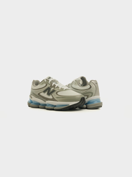 U2000AA, White / Silver Metallic
