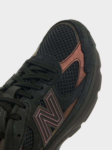 U2010ETB, Black / Iridescent