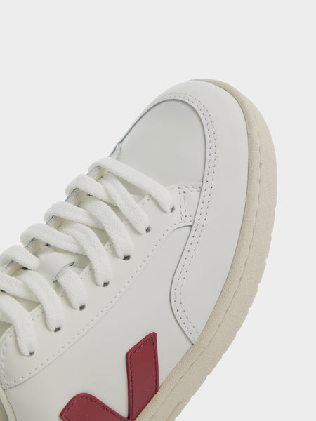 V-12 II, Extra White / Marsala Nautico